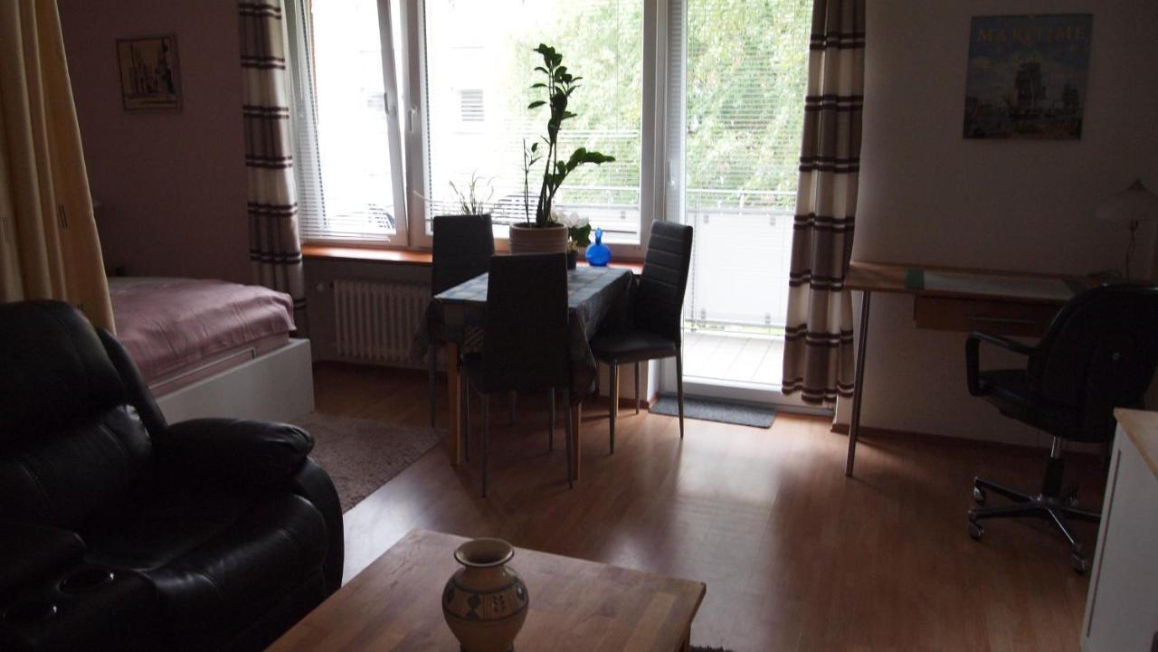 Zentral Gelegene Ferienwohnung Lubeck Bagian luar foto